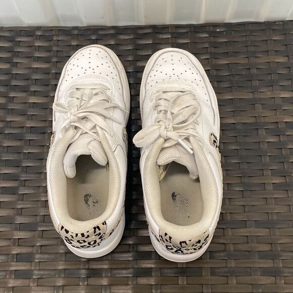 Nike court version low leopard swoosh Nike sneakers  - Picture 3 of 8